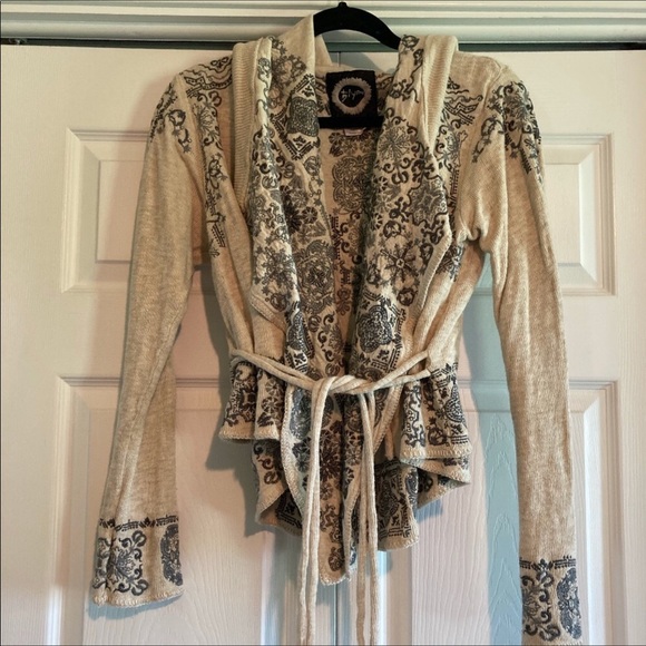 biya Sweaters - ISO this lovely sweater by BIYA.   Not 4 sale